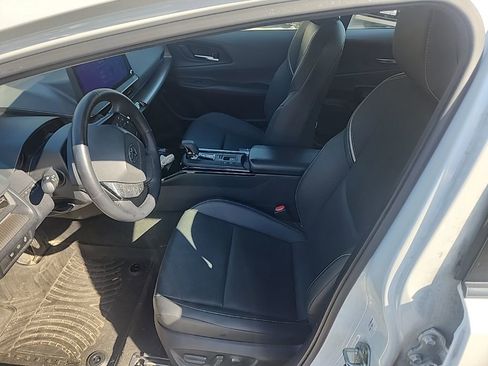 Used 2024 Toyota Prius XLE FWD image 10