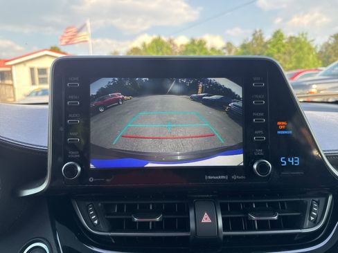 Used 2019 Toyota C-HR Limited FWD image 11