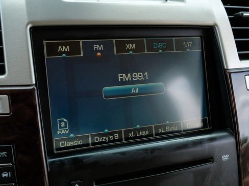 Used 2007 Cadillac Escalade EXT w/ Information Package AWD/4WD image 27