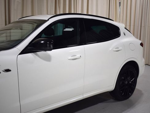 Certified 2022 Maserati Levante GT image 2