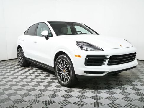 Certified 2021 Porsche Cayenne Coupe AWD/4WD image 28