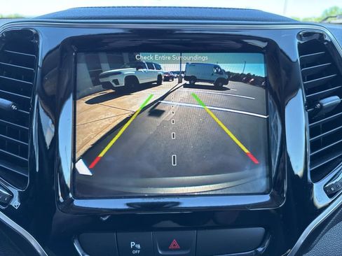 Used 2019 Jeep Cherokee Limited AWD/4WD image 22
