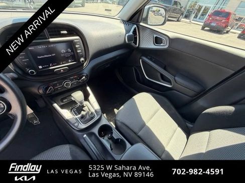 Certified 2023 Kia Soul LX w/ LX Technology Package FWD image 9