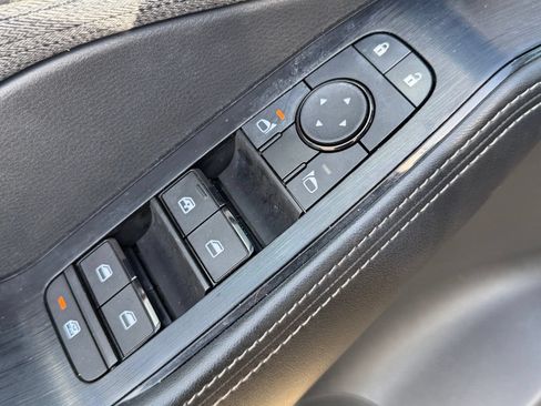 Certified 2022 Nissan Rogue SV FWD image 24