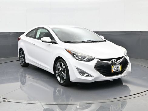 Used 2014 Hyundai Elantra FWD image 3