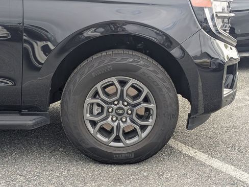 Used 2025 Ford Expedition Max Active RWD image 10