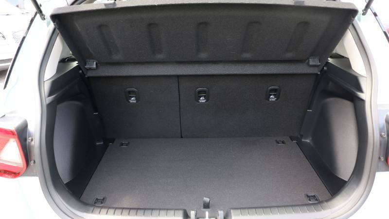 Used 2025 Hyundai Venue Limited FWD image 23