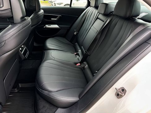Used 2025 Mercedes-Benz E 350 Sedan image 18