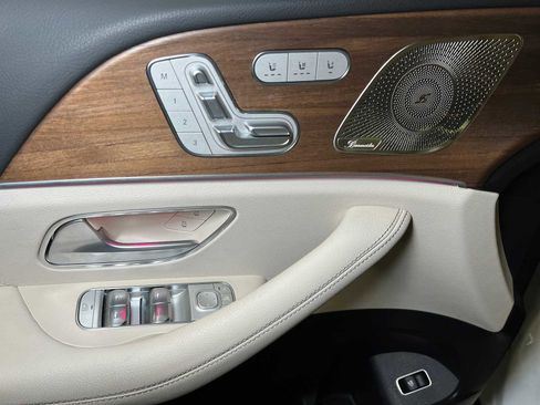 Used 2025 Mercedes-Benz GLS 450 4MATIC image 22