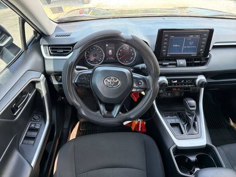 Used 2021 Toyota RAV4 LE FWD image 21