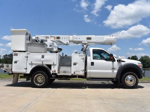 Used 2014 Ford F550 4x4 Regular Cab Super Duty image 3