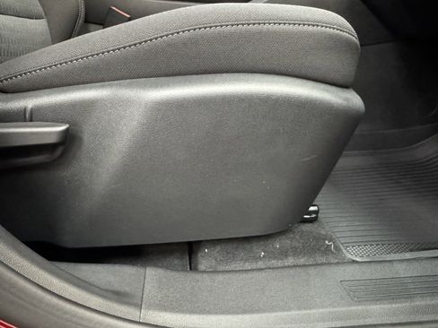 New 2026 Chevrolet Equinox LT w/ Safety and Technology Package AWD/4WD image 19
