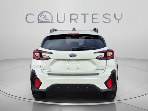 Used 2024 Subaru Crosstrek 2.0i Premium AWD/4WD image 4