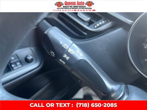 Used 2019 Toyota C-HR LE FWD image 20
