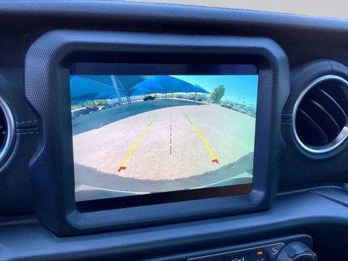 Used 2022 Jeep Wrangler Unlimited Rubicon 4xe AWD/4WD image 27