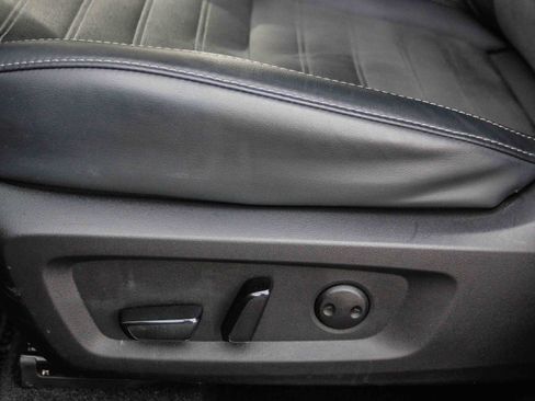 Used 2024 Mitsubishi Outlander SE image 22