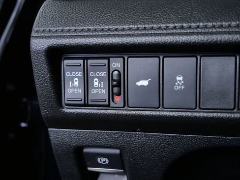 Used 2025 Honda Odyssey Sport-L image 24