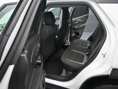 Used 2024 Chevrolet TrailBlazer LS w/ LS Convenience Package AWD/4WD image 17