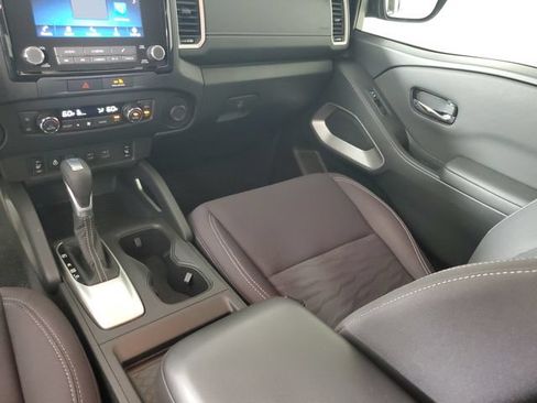 Used 2022 Nissan Frontier SV RWD image 16