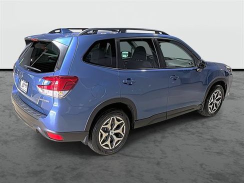 Used 2023 Subaru Forester Premium AWD/4WD image 4