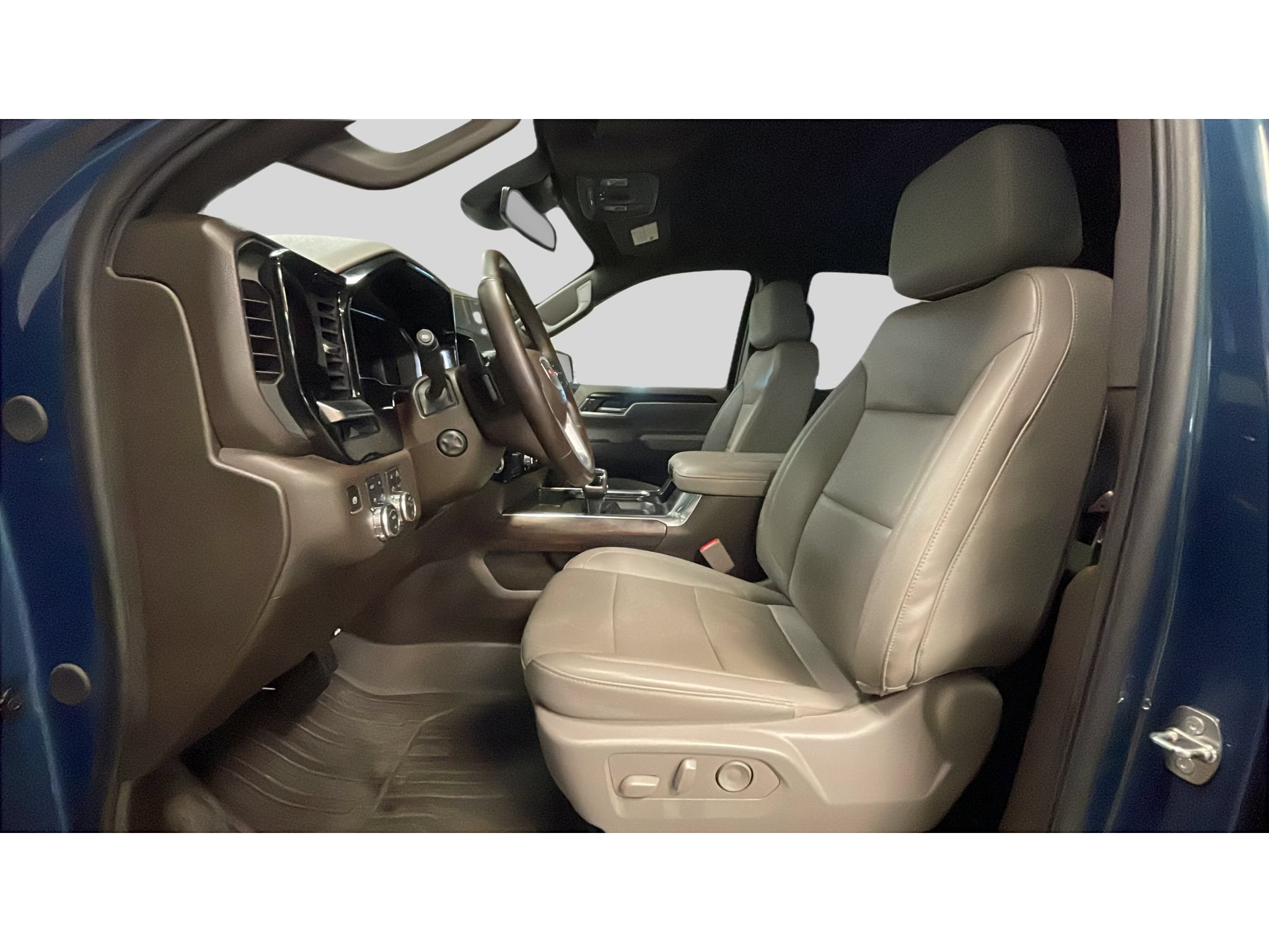 Used 2024 GMC Sierra 1500 SLT w/ SLT Premium Plus Package AWD/4WD image 11
