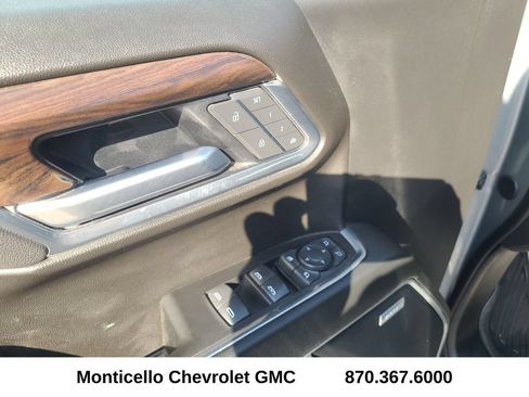Used 2025 GMC Sierra 1500 SLT AWD/4WD image 29