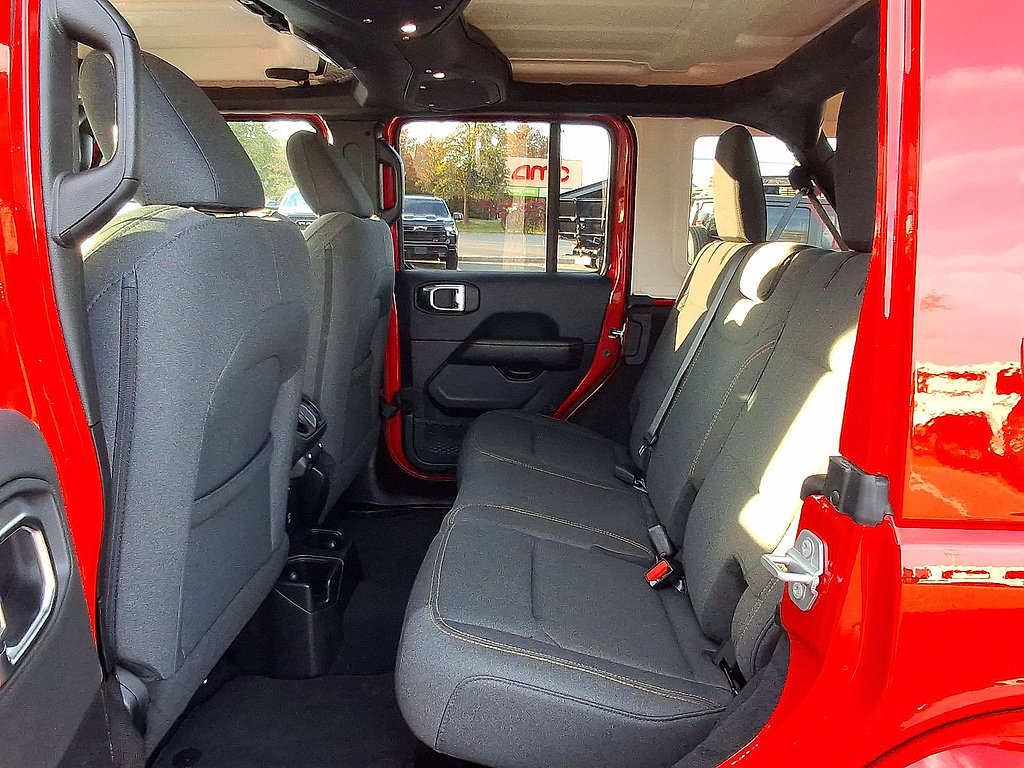 Used 2026 Jeep Wrangler Unlimited Sahara AWD/4WD image 26