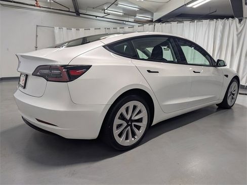 Used 2023 Tesla Model 3 Standard Range image 3