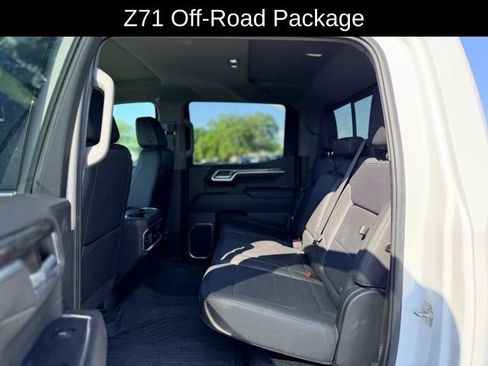 Used 2023 Chevrolet Silverado 1500 LT AWD/4WD image 9