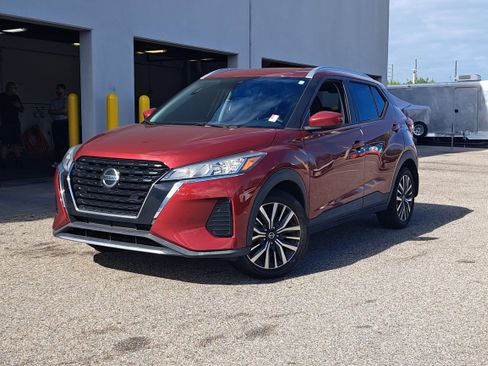 Certified 2021 Nissan Kicks SV FWD image 32