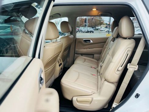 Used 2017 Nissan Pathfinder SL image 10