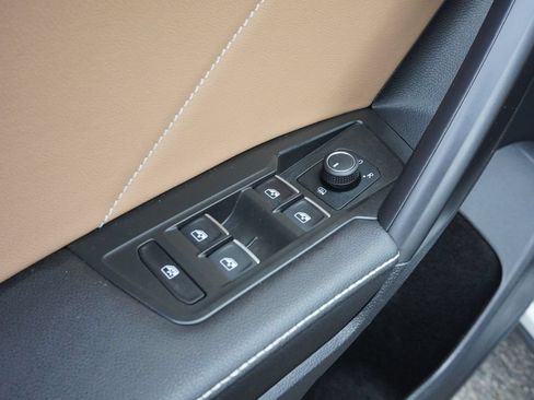 Used 2023 Volkswagen Tiguan SE R-Line FWD image 36