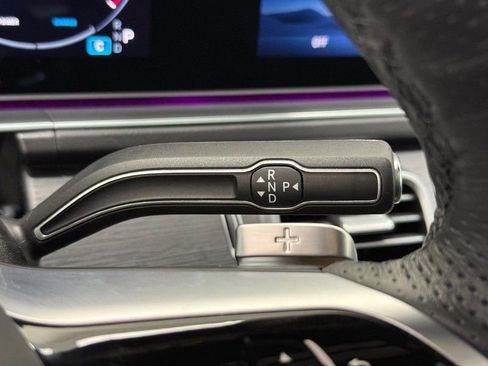 Used 2025 Mercedes-Benz GLS 450 4MATIC image 16