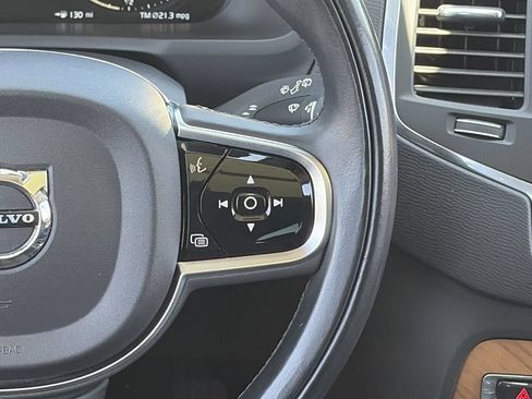 Used 2021 Volvo XC90 T6 Momentum w/ Climate Package AWD/4WD image 23