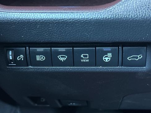 Used 2022 Toyota RAV4 Limited AWD/4WD image 30
