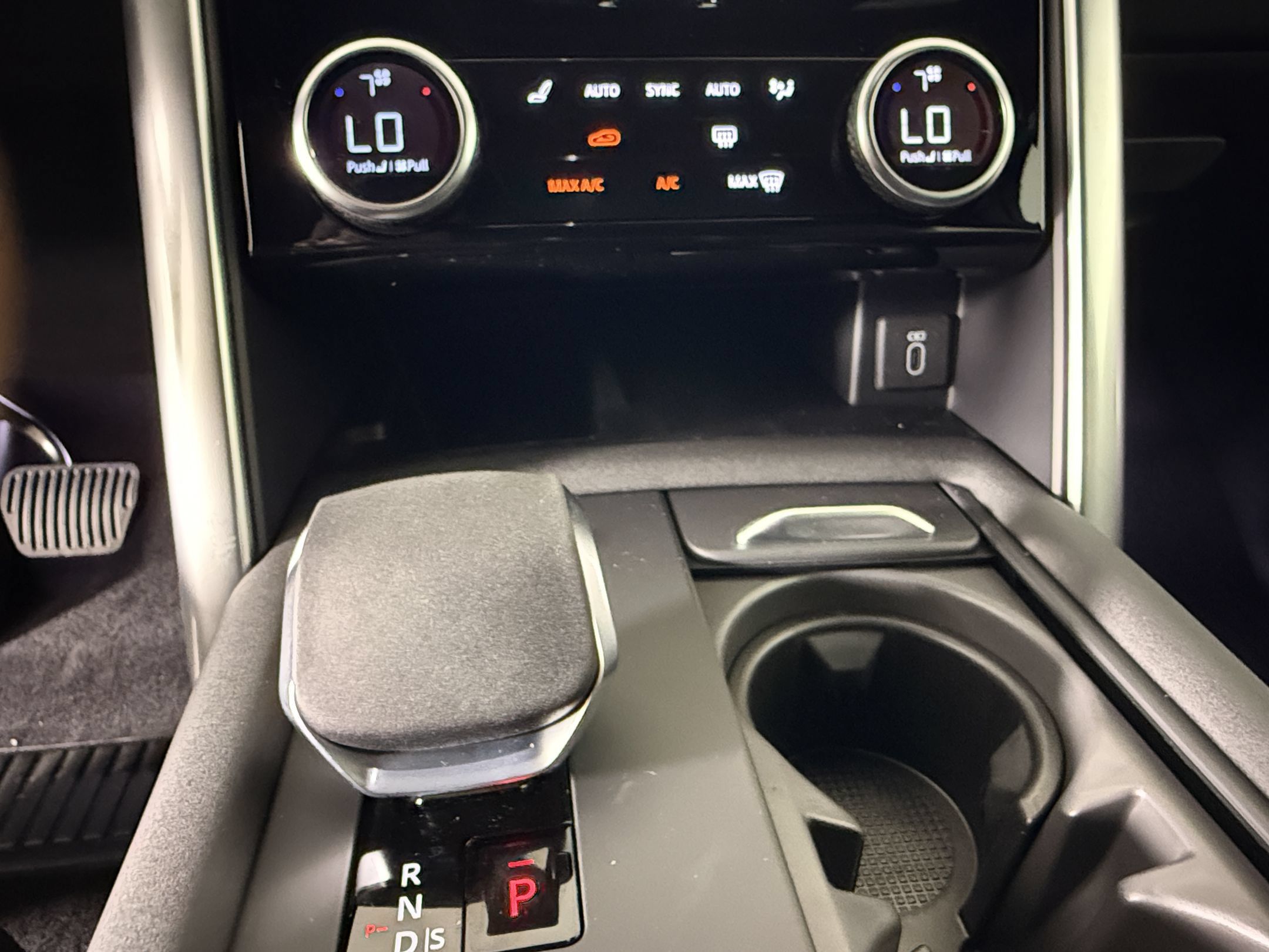 New 2026 Land Rover Discovery S AWD/4WD image 18
