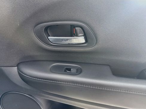 Used 2019 Honda HR-V Sport image 31