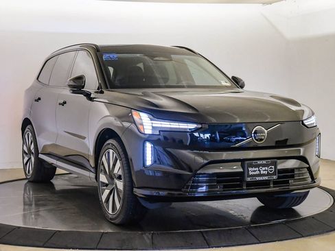 Certified 2026 Volvo EX90 Plus AWD/4WD image 5