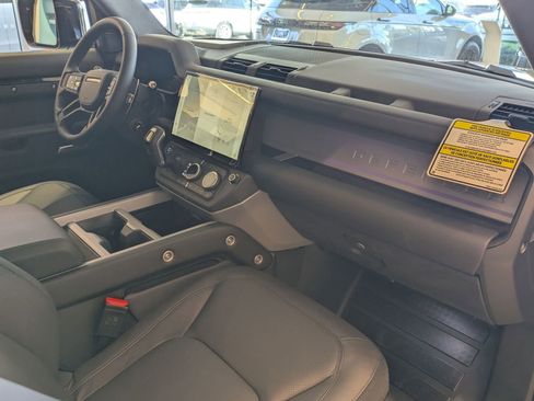 New 2026 Land Rover Defender 90 V8 AWD/4WD image 28