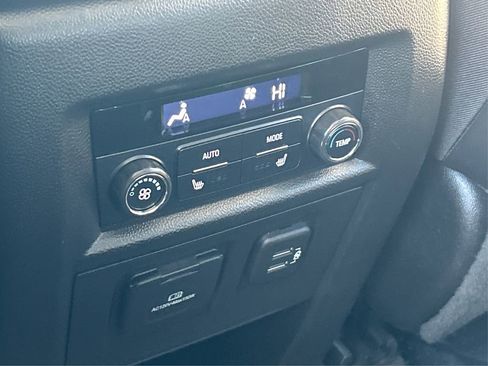 Used 2020 Chevrolet Traverse Premier w/ Redline Edition image 41