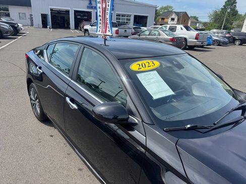 Used 2023 Nissan Altima 2.5 SV AWD/4WD image 10