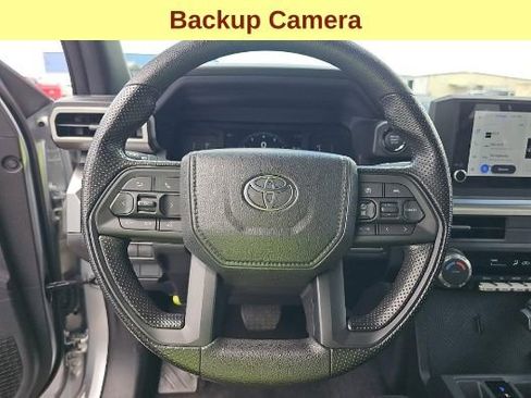 Used 2025 Toyota Tacoma SR5 AWD/4WD image 11