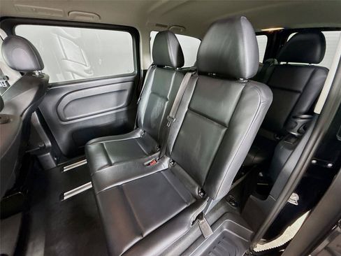 Used 2022 Mercedes-Benz Metris Passenger image 3