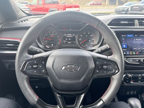 Used 2023 Chevrolet TrailBlazer RS w/ Sun and Liftgate Package FWD image 18