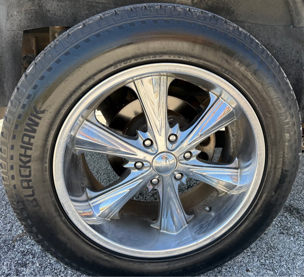 Used 2004 Chevrolet Avalanche 2WD image 21
