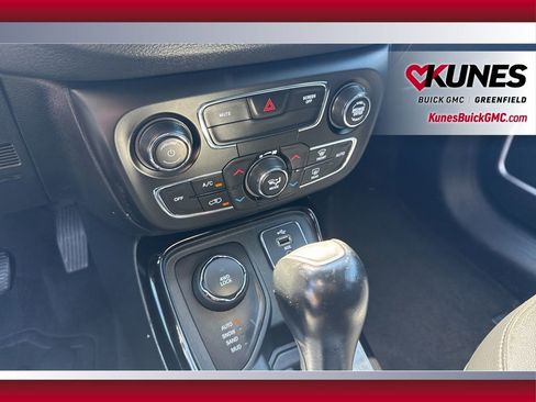 Used 2018 Jeep Compass Limited w/ Navigation Group AWD/4WD image 26