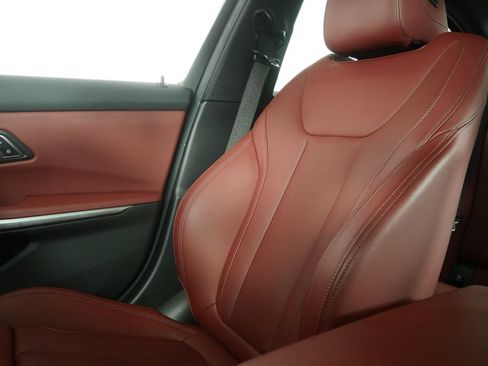 Used 2023 BMW 330i Sedan w/ Convenience Package RWD image 23