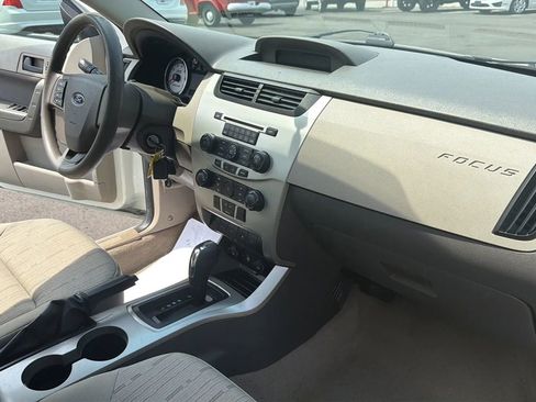 Used 2011 Ford Focus SE FWD image 11