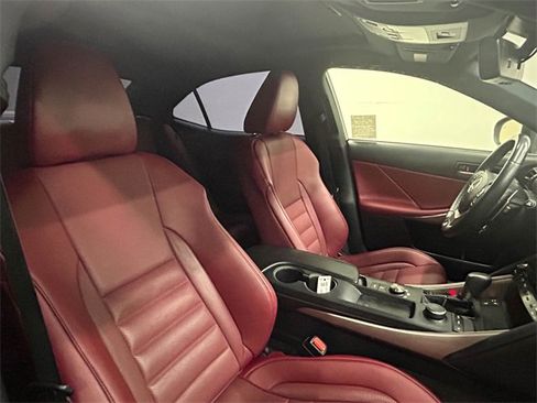Used 2018 Lexus IS 300 image 11