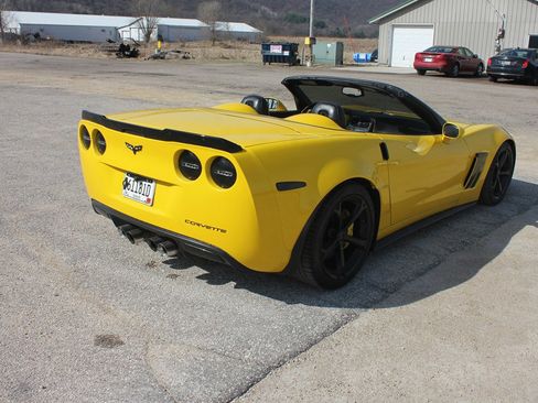 Used 2011 Chevrolet Corvette Grand Sport w/ Preferred Equipment Group image 13